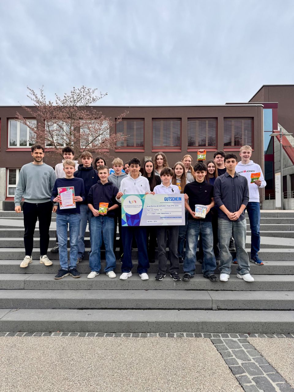 Die Klasse 4b der Realschule Eschen gewinnt das Liechtenstein-Finale des European Money Quiz